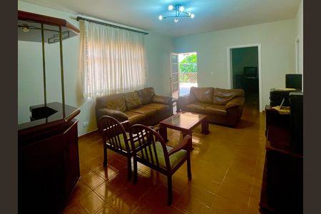 Casa para alugar com 258m², 3 quartos e 6 vagasSala