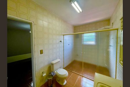 Casa para alugar com 258m², 3 quartos e 6 vagasBanheiro 1