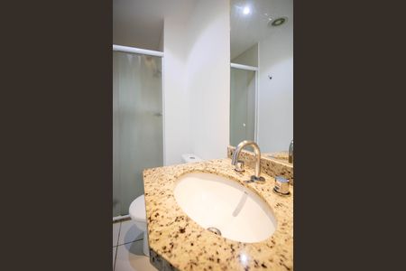 Apartamento para alugar com 67m², 2 quartos e sem vagaBanheiro