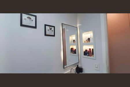 Apartamento à venda com 62m², 2 quartos e 2 vagas Apartamento à venda com 62m², 2 quartos e 2 vagasBanheiro da Suíte