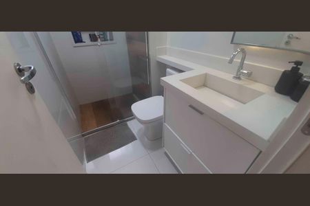 Apartamento à venda com 62m², 2 quartos e 2 vagas Apartamento à venda com 62m², 2 quartos e 2 vagasBanheiro da Suíte