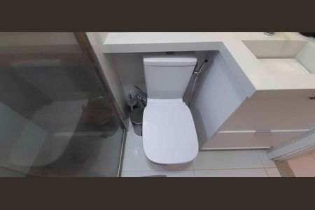 Apartamento à venda com 62m², 2 quartos e 2 vagas Apartamento à venda com 62m², 2 quartos e 2 vagasBanheiro da Suíte