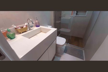 Apartamento à venda com 62m², 2 quartos e 2 vagas Apartamento à venda com 62m², 2 quartos e 2 vagasBanheiro Social