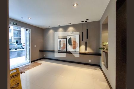 Apartamento à venda com 37m², 2 quartos e sem vaga Apartamento à venda com 37m², 2 quartos e sem vagaHall