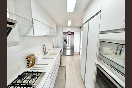 Apartamento para alugar com 133m², 3 quartos e 2 vagasCozinha