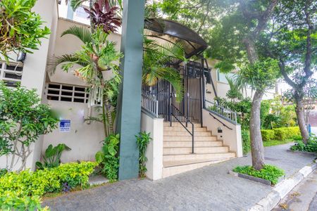 Apartamento à venda com 97m², 3 quartos e 1 vaga Apartamento à venda com 97m², 3 quartos e 1 vagaFachada + placa