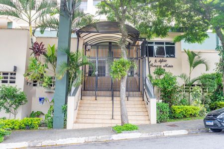 Apartamento à venda com 97m², 3 quartos e 1 vaga Apartamento à venda com 97m², 3 quartos e 1 vagaFachada + placa