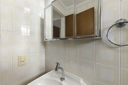 Apartamento à venda com 64m², 2 quartos e 1 vaga Apartamento à venda com 64m², 2 quartos e 1 vagaBanheiro