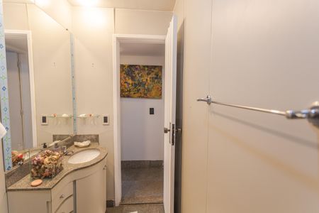 Apartamento para alugar com 150m², 2 quartos e 2 vagasBanheiro Social