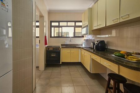 cozinha de apartamento para alugar com 3 quartos, 121m² em Balneario Cidade Atlantica, Guarujá