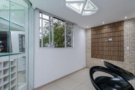 Sala de apartamento para alugar com 2 quartos, 52m² em Conjunto Promorar Raposo Tavares, São Paulo