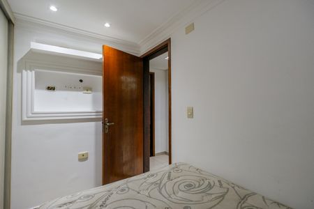 Quarto 1 de apartamento para alugar com 2 quartos, 52m² em Conjunto Promorar Raposo Tavares, São Paulo