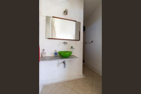 Casa de condomínio à venda com 760m², 5 quartos e 4 vagasBanehiro da área externa