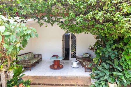 Casa de condomínio à venda com 760m², 5 quartos e 4 vagasQuintal