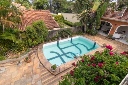 Casa de condomínio à venda com 760m², 5 quartos e 4 vagasQuintal