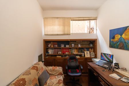 Casa de condomínio à venda com 760m², 5 quartos e 4 vagasEscritório