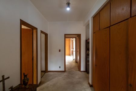 Casa de condomínio à venda com 760m², 5 quartos e 4 vagasCorredor