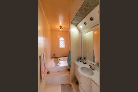 Casa de condomínio à venda com 760m², 5 quartos e 4 vagasBanheiro da Suíte 02