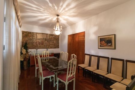 Casa de condomínio à venda com 760m², 5 quartos e 4 vagasSala de jantar