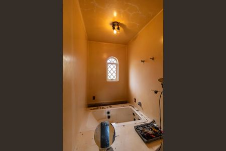 Casa de condomínio à venda com 760m², 5 quartos e 4 vagasBanheiro da Suíte 02