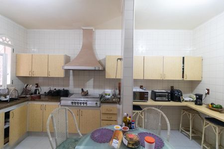 Casa de condomínio à venda com 760m², 5 quartos e 4 vagasCozinha