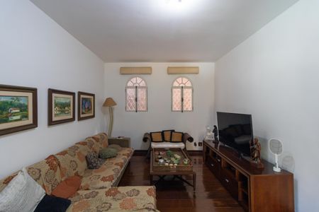 Casa de condomínio à venda com 760m², 5 quartos e 4 vagasSala de TV