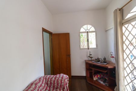 Casa de condomínio à venda com 760m², 5 quartos e 4 vagasQuarto de Serviço