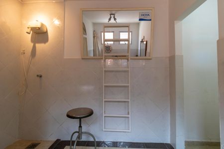 Casa de condomínio à venda com 760m², 5 quartos e 4 vagasBanehiro da área externa