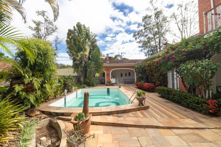 Casa de condomínio à venda com 760m², 5 quartos e 4 vagasQuintal