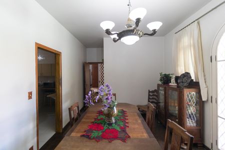 Casa de condomínio à venda com 760m², 5 quartos e 4 vagasCopa