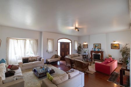 Casa de condomínio à venda com 760m², 5 quartos e 4 vagasSala