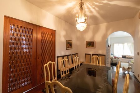 Casa de condomínio à venda com 760m², 5 quartos e 4 vagasSala de jantar