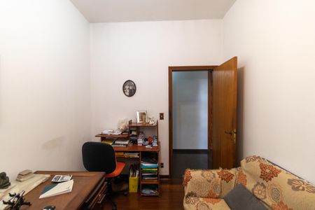 Casa de condomínio à venda com 760m², 5 quartos e 4 vagasEscritório