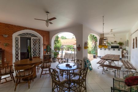 Casa de condomínio à venda com 760m², 5 quartos e 4 vagasChurrasqueira