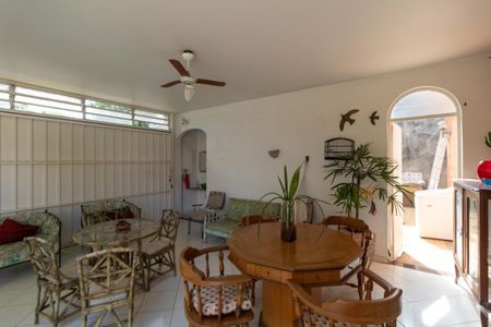 Casa de condomínio à venda com 760m², 5 quartos e 4 vagasChurrasqueira