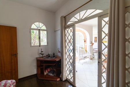 Casa de condomínio à venda com 760m², 5 quartos e 4 vagasQuarto de Serviço