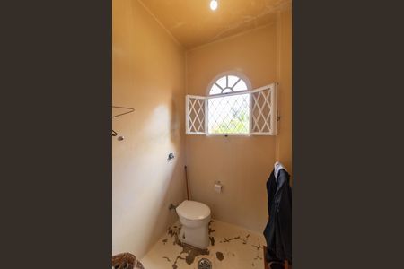 Casa de condomínio à venda com 760m², 5 quartos e 4 vagasBanheiro da Suíte 02