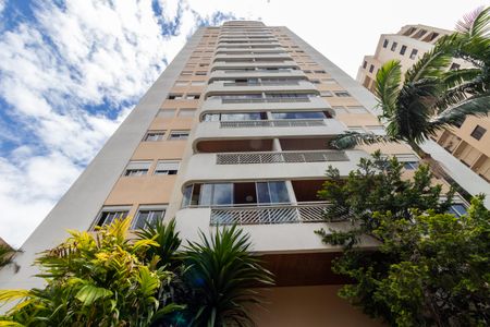 Apartamento para alugar com 92m², 3 quartos e 2 vagas Apartamento para alugar com 92m², 3 quartos e 2 vagasFachada