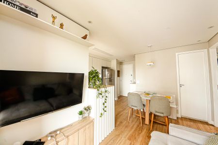 Sala de apartamento para alugar com 2 quartos, 45m² em Sítio da Figueira, São Paulo