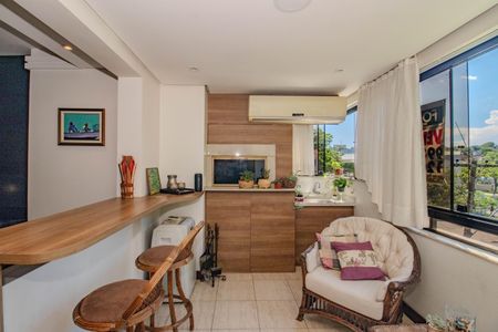 Sala de apartamento à venda com 3 quartos, 120m² em Chácara das Pedras, Porto Alegre