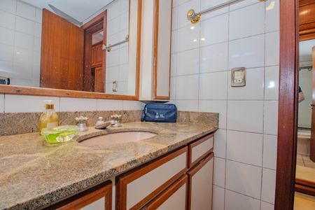 Apartamento à venda com 120m², 3 quartos e 1 vaga Apartamento à venda com 120m², 3 quartos e 1 vagaBanheiro da Suíte