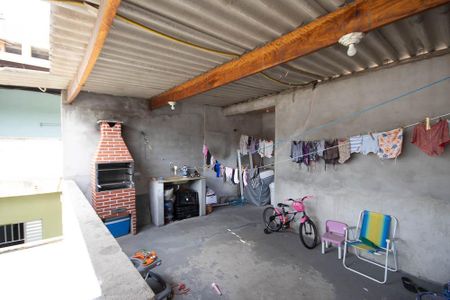 Casa à venda com 82m², 3 quartos e 1 vagaÁrea de Serviço / Churrasqueira