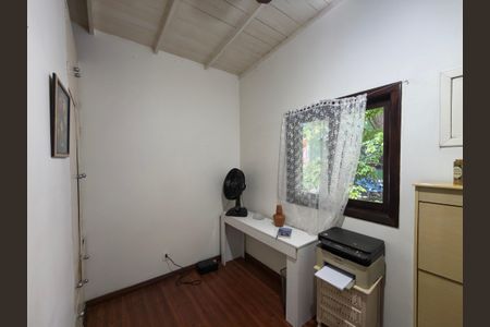 Casa de condomínio para alugar com 120m², 3 quartos e 3 vagasEscritório