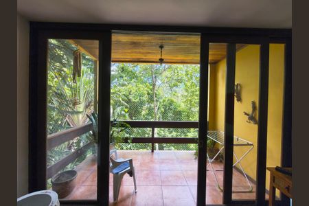 Casa de condomínio para alugar com 120m², 3 quartos e 3 vagasVaranda - Sala