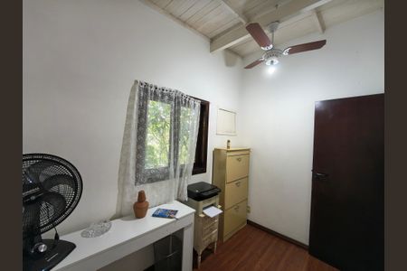 Casa de condomínio para alugar com 120m², 3 quartos e 3 vagasEscritório