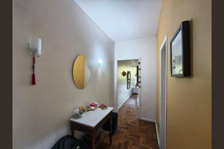 Casa de condomínio para alugar com 120m², 3 quartos e 3 vagasHall / CIrculação