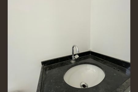 Banheiro de casa de condomínio para alugar com 3 quartos, 90m² em Parque Dom Henrique, Cotia