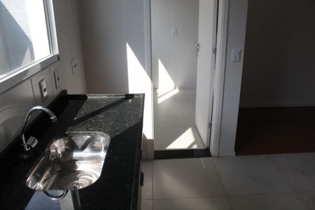 Casa de condomínio para alugar com 90m², 3 quartos e 2 vagasCozinha