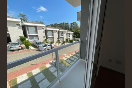 Casa de condomínio para alugar com 90m², 3 quartos e 2 vagasVaranda