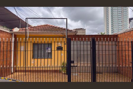 Casa à venda com 200m², 2 quartos e 4 vagasFachada